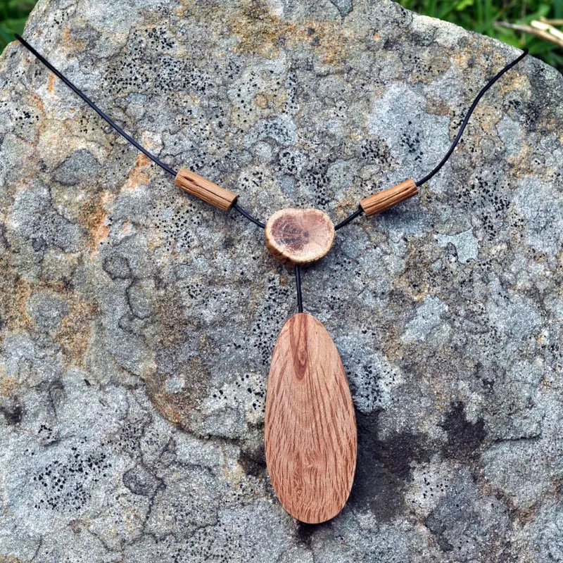 Forest Oak necklace with pendant