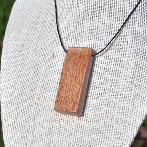 Forest Oak Chunky block pendant grain view side