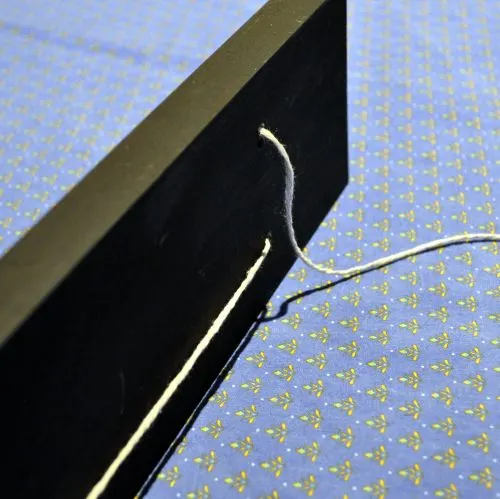 Thread string for hanging vase