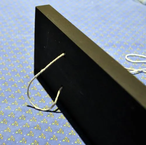 Thread string for hanging vase