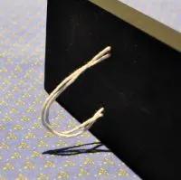 Thread string for hanging vase